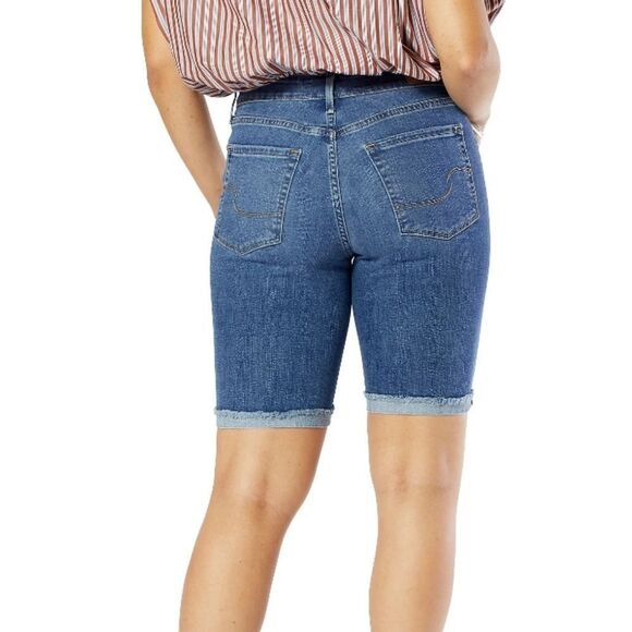 Signature by Levi Strauss & Co. Women's 10 Mid Rise Bermuda Shorts - Picture 3 of 6